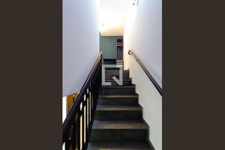 Escadas de casa de condomínio à venda com 3 quartos, 78m² em Saúde, São Paulo