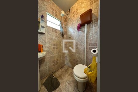 Casa à venda com 180m², 3 quartos e 2 vagasDetalhe banheiro