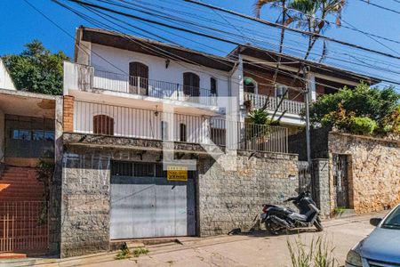 Casa à venda com 260m², 5 quartos e 2 vagasFachada