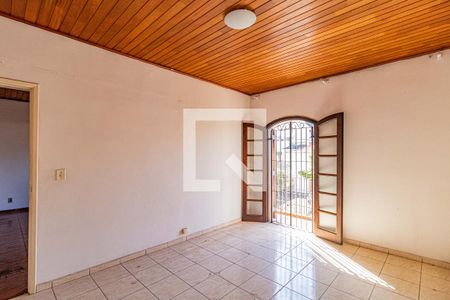 Casa à venda com 260m², 5 quartos e 2 vagasCasa 02 - Quarto 01