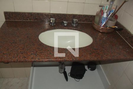 Casa à venda com 300m², 4 quartos e 1 vagaBanheiro