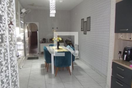 Casa à venda com 300m², 4 quartos e 1 vagaCozinha