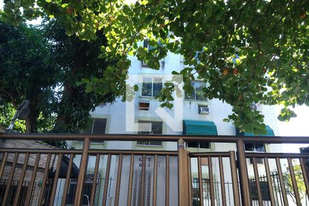 Apartamento para alugar com 60m², 2 quartos e 1 vaga Apartamento para alugar com 60m², 2 quartos e 1 vagaFachada