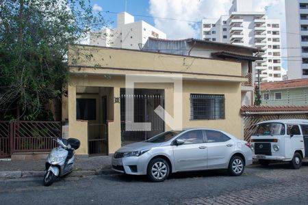 Casa à venda com 204m², 3 quartos e 4 vagas Casa à venda com 204m², 3 quartos e 4 vagasFachada