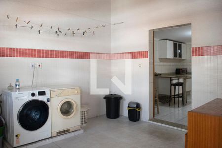 Casa à venda com 204m², 3 quartos e 4 vagas Casa à venda com 204m², 3 quartos e 4 vagasÁrea de Serviço