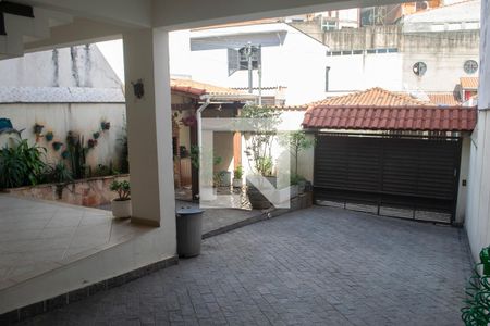 Casa à venda com 204m², 3 quartos e 4 vagas Casa à venda com 204m², 3 quartos e 4 vagasQuintal