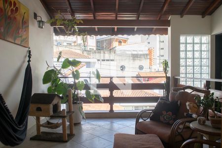 Casa à venda com 204m², 3 quartos e 4 vagas Casa à venda com 204m², 3 quartos e 4 vagasVaranda Quarto 2