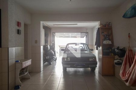 Casa à venda com 204m², 3 quartos e 4 vagas Casa à venda com 204m², 3 quartos e 4 vagasGaragem