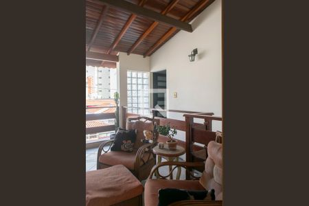Casa à venda com 204m², 3 quartos e 4 vagas Casa à venda com 204m², 3 quartos e 4 vagasVaranda Quarto 2