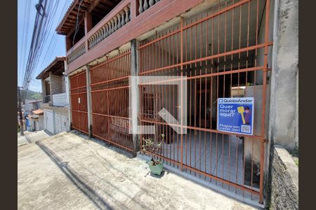 Casa para alugar com 100m², 3 quartos e 1 vaga Casa para alugar com 100m², 3 quartos e 1 vagaFachada