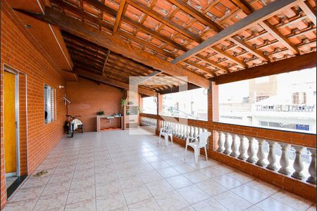 Casa para alugar com 100m², 3 quartos e 1 vaga Casa para alugar com 100m², 3 quartos e 1 vagaVaranda