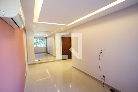 Sala de apartamento para alugar com 2 quartos, 60m² em Pechincha, Rio de Janeiro