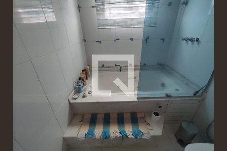 Casa à venda com 760m², 5 quartos e 5 vagasBanheiro 2