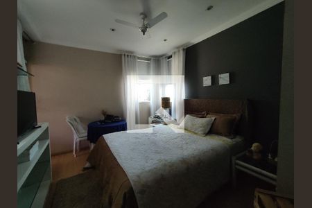 Casa à venda com 760m², 5 quartos e 5 vagasSuite