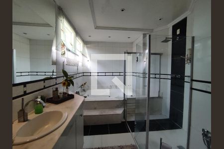 Casa à venda com 760m², 5 quartos e 5 vagasBanheiro suite