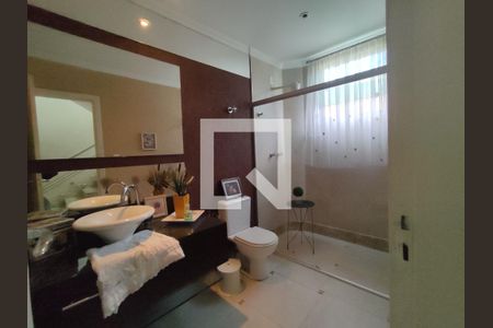 Casa à venda com 760m², 5 quartos e 5 vagasBanheiro 1