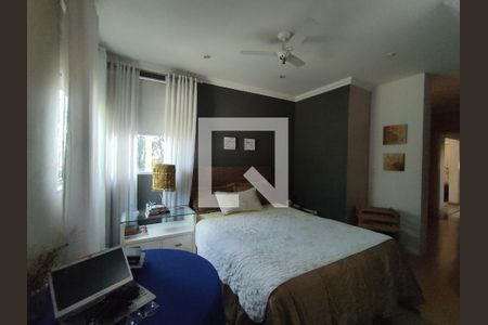 Casa à venda com 760m², 5 quartos e 5 vagasSuite