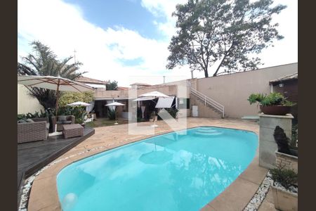 Casa à venda com 760m², 5 quartos e 5 vagasPiscina