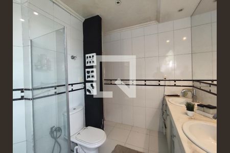 Casa à venda com 760m², 5 quartos e 5 vagasBanheiro suite