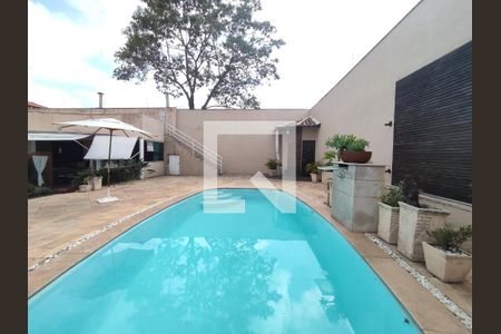 Casa à venda com 760m², 5 quartos e 5 vagasPiscina