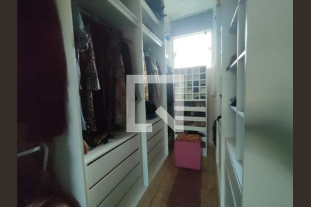 Casa à venda com 760m², 5 quartos e 5 vagasCloset da suíte