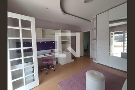 Casa à venda com 760m², 5 quartos e 5 vagasQuarto 4