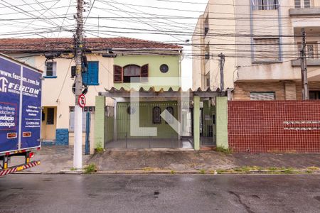 Casa para alugar com 175m², 2 quartos e 1 vaga Casa para alugar com 175m², 2 quartos e 1 vagaFachada