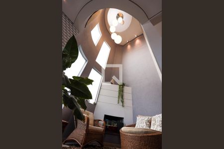 Sala de lareira - pé direito de casa para alugar com 4 quartos, 540m² em São Paulo Ii (granja Viana), Cotia