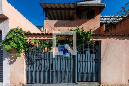 Casa para alugar com 80m², 2 quartos e 1 vagaEntrada