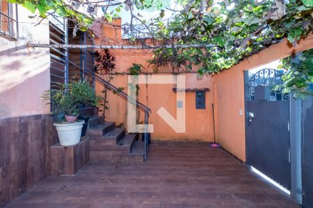 Casa para alugar com 80m², 2 quartos e 1 vagaQuintal