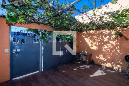 Casa para alugar com 80m², 2 quartos e 1 vagaQuintal