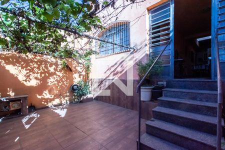 Casa para alugar com 80m², 2 quartos e 1 vagaQuintal