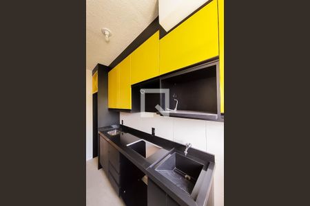 Apartamento para alugar com 70m², 2 quartos e 1 vaga Apartamento para alugar com 70m², 2 quartos e 1 vagaCozinha e Área de Serviço