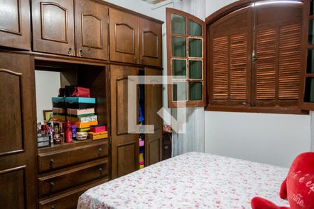 Casa à venda com 250m², 6 quartos e 2 vagasQuarto 2