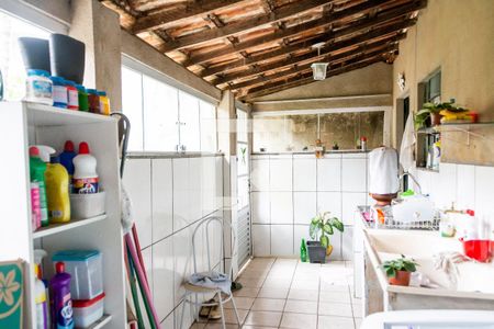 Casa à venda com 250m², 6 quartos e 2 vagasÁrea de Serviço