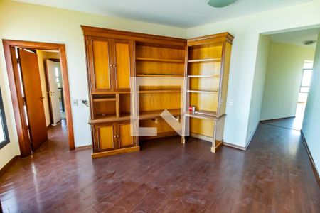 Apartamento à venda com 818m², 4 quartos e 6 vagas Apartamento à venda com 818m², 4 quartos e 6 vagasEscritório