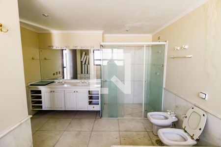 Apartamento à venda com 818m², 4 quartos e 6 vagas Apartamento à venda com 818m², 4 quartos e 6 vagasBanheiro da Suíte 4