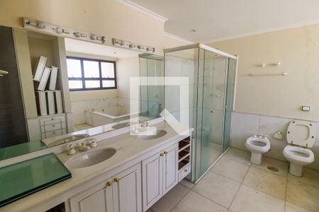 Apartamento à venda com 818m², 4 quartos e 6 vagas Apartamento à venda com 818m², 4 quartos e 6 vagasBanheiro da Suíte 4