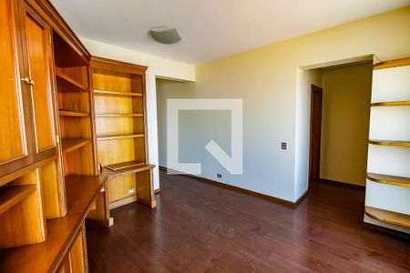 Apartamento à venda com 818m², 4 quartos e 6 vagas Apartamento à venda com 818m², 4 quartos e 6 vagasEscritório