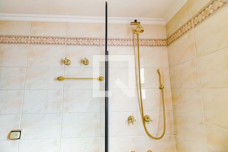 Apartamento à venda com 818m², 4 quartos e 6 vagas Apartamento à venda com 818m², 4 quartos e 6 vagasBanheiro da Suíte 2