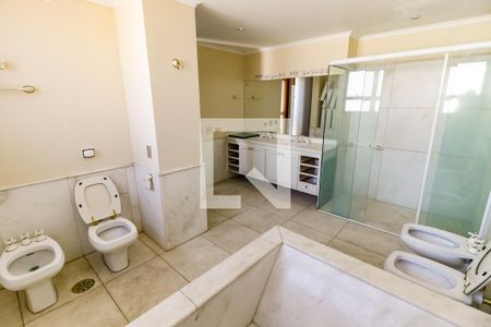 Apartamento à venda com 818m², 4 quartos e 6 vagas Apartamento à venda com 818m², 4 quartos e 6 vagasBanheiro da Suíte 4