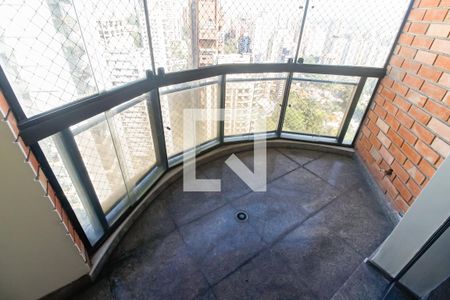 Apartamento à venda com 818m², 4 quartos e 6 vagas Apartamento à venda com 818m², 4 quartos e 6 vagasVaranda - Suíte 4