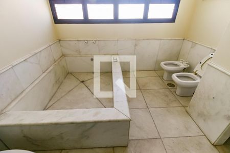 Apartamento à venda com 818m², 4 quartos e 6 vagas Apartamento à venda com 818m², 4 quartos e 6 vagasBanheiro da Suíte 4