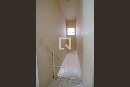 Escada  de casa para alugar com 2 quartos, 102m² em Jardim Monte Kemel, São Paulo