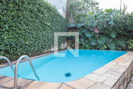 Casa à venda com 300m², 3 quartos e 4 vagasPiscina e Churrasqueira