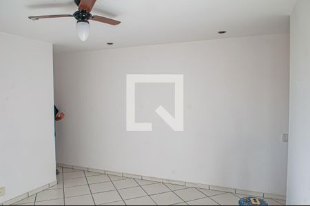 sala de apartamento para alugar com 2 quartos, 60m² em Taquara, Rio de Janeiro