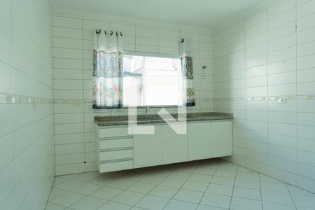 Casa à venda com 122m², 2 quartos e 2 vagas