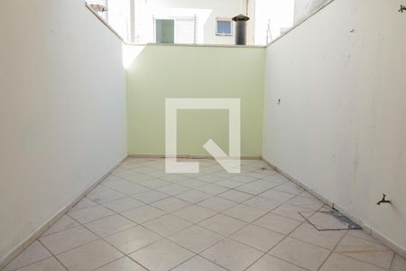 Casa à venda com 122m², 2 quartos e 2 vagas