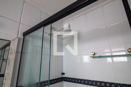 Casa para alugar com 185m², 4 quartos e 4 vagas Casa para alugar com 185m², 4 quartos e 4 vagasBanheiro da Suíte 2