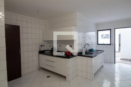 Casa para alugar com 185m², 4 quartos e 4 vagas Casa para alugar com 185m², 4 quartos e 4 vagasCozinha